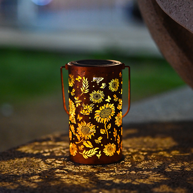 Sunflower Iron Lantern Solar Garden Light Outdoor Hollow Hanging Lantern for Patio Courtyard Landscape Decoration