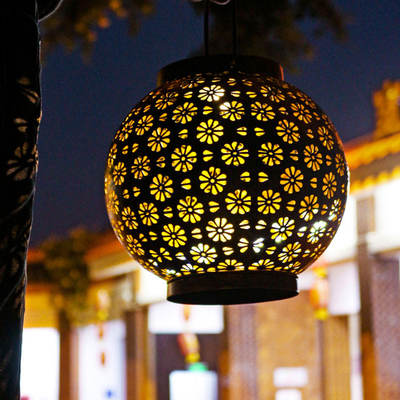 Solar Iron Art Waterproof Garden Lantern Vintage Outdoor Solar Light for Patio Balcony Landscape Decoration Night Light