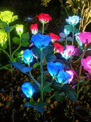 New LED Solar-Powered Rose Garden Lights Realistic Flower Design Waterproof Outdoor Lawn Lights with Ground Spike
