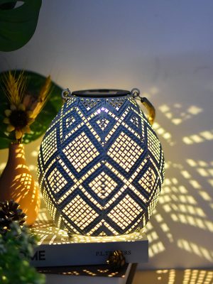 主图-3-HWZM-1566 Solar-Powered Wrought Iron Lantern with Rope Detail Outdoor Hanging Garden Decor Projection Lighting for Patio Yard